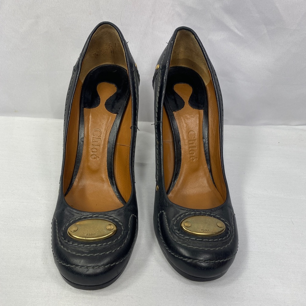 Chloe Front Brass Plate Block Heel Pump Round Toe Blk White Contrast Stitch 37.5 - Picture 3 of 16